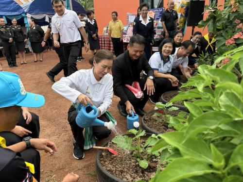 พช.ภูพาน : บูรณาการสร้างความยั่งยืน "ไหใหญ่ล้น ไหเล็กไม่เต็ม พลัส"